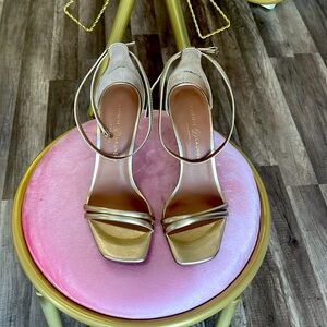 Chinese Laundry Size 10 New Jasmine Metallica